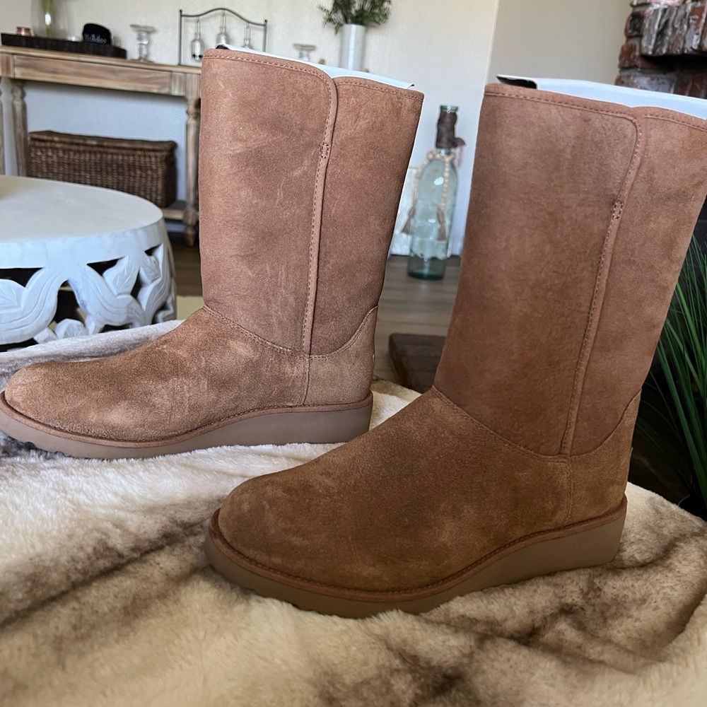 UGG chestnut Amie boots